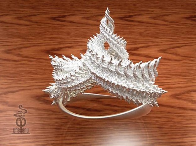Zenith crown : A 3D fractal design 