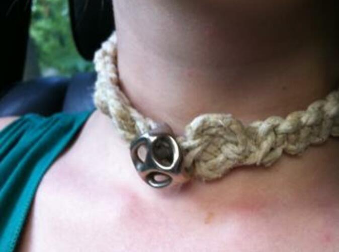 Necklace with hemp twine