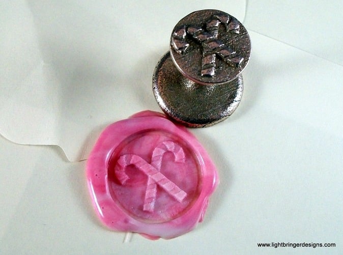 This is the seal you receive from Shapeways, next to the impression you can make with it.