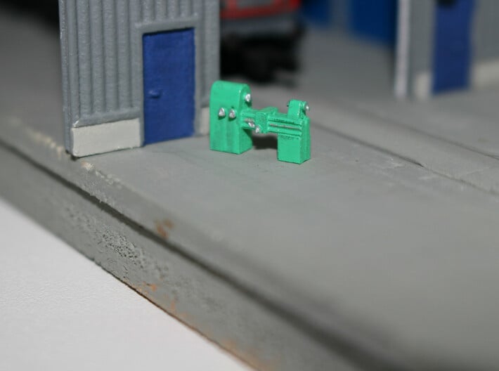 N Scale Lathe (3pc) 3d printed Lathe, painted, in Frosted Ultra Detail