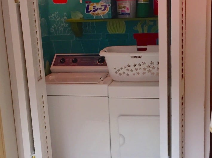 Laundry Basket in 1:12, 1:24 3d printed 1:12, Another view by Katy Arland of Simply Sweet Minis