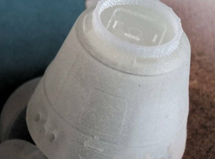 SpaceX Dragon capsule 3d printed High-contrast picture to show level of detail of the 1:144 variant