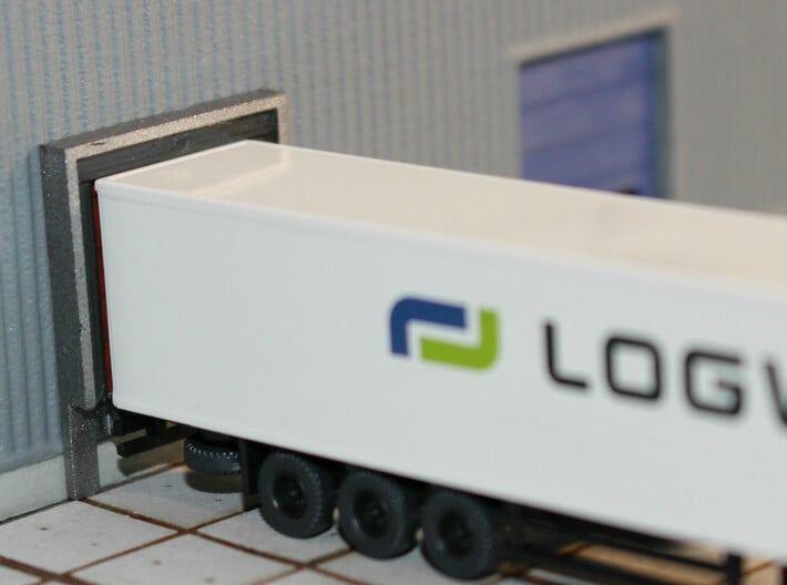 N Scale 3x Loading Dock +Door 3d printed Truck in front of the loading dock