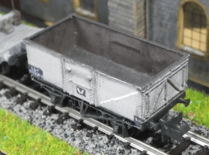 Steel-built 13t Private Owner Coal Wagon 3d printed Post-nationalisation livery. The coal-tipping end