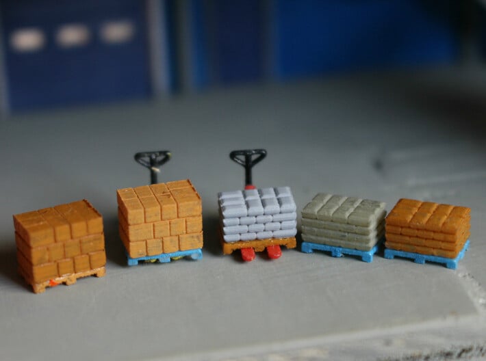 N Scale Pallets Freight Boxes Bags (38pc) 3d printed Painted pallets with boxes and bags in Frosted Ultra Detail, pallet jacks sold separately