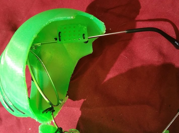 Pepe the Frog Holloween Costume Eyeglasses Tie-on 3d printed Closer look at the tying points
