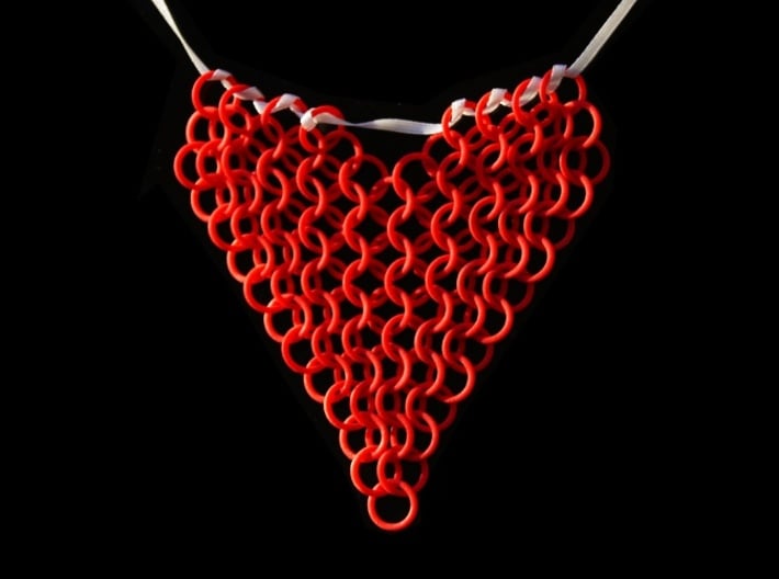 Chainmail Heart Collier 3d printed Chainmail Heart Collier - Coral Red