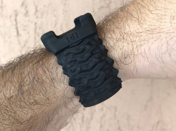 Spikey Combine Cuff Medium Apple Watch 42mm Case 3d printed 