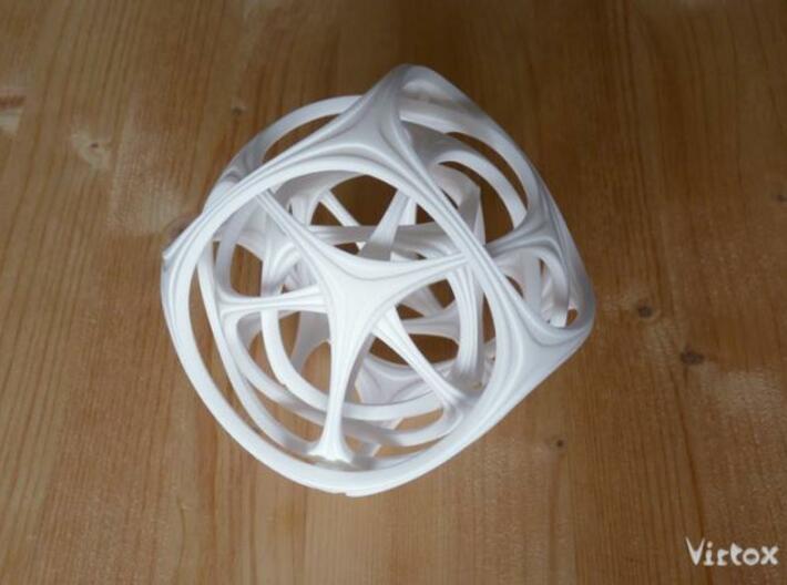 Gyro the Cube (L) 3d printed White Strong & Flexi