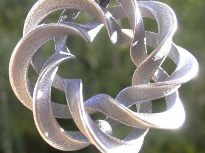 3 strand mobius spiral NO ball - Pendant 3d printed Photo