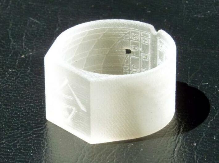 Ima Ring 3d printed Detail of the engraving under  sunlight.