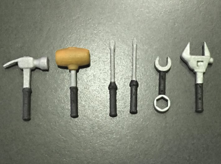 Tools for 7 inch figures 3d printed painted