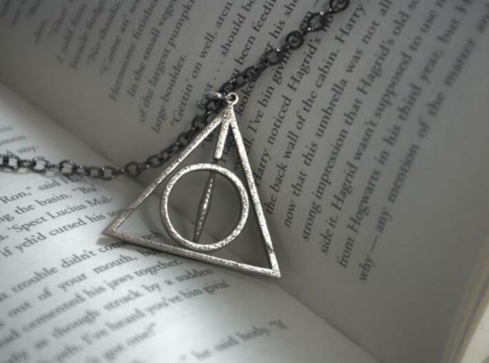 DEATHLY HALLOWS Rotating Spinning Necklace Silver Tone Pendant.Harry Potter prop 