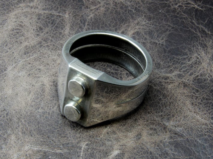 Brick Ring 3d printed This material is Polished Silver , Patinated with bleach