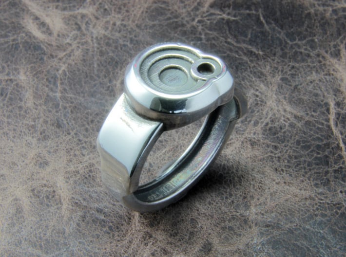 Circle Ring 3d printed This material is Polished Silver , Patinated with bleach
