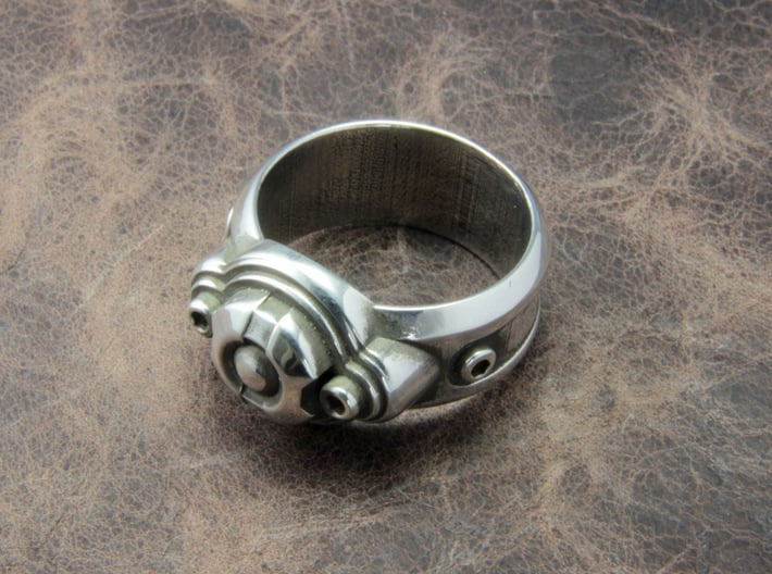 Space Ship Ring 3d printed This material is Polished Silver , Patinated with bleach