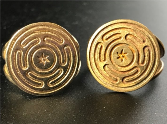 Wheel of Hecate ring (choose size) 3d printed Raw brass on the left, raw bronze on the right. The bronze version was printed three years before the brass. You can see how Shapeways' printing/polishing has improved. 