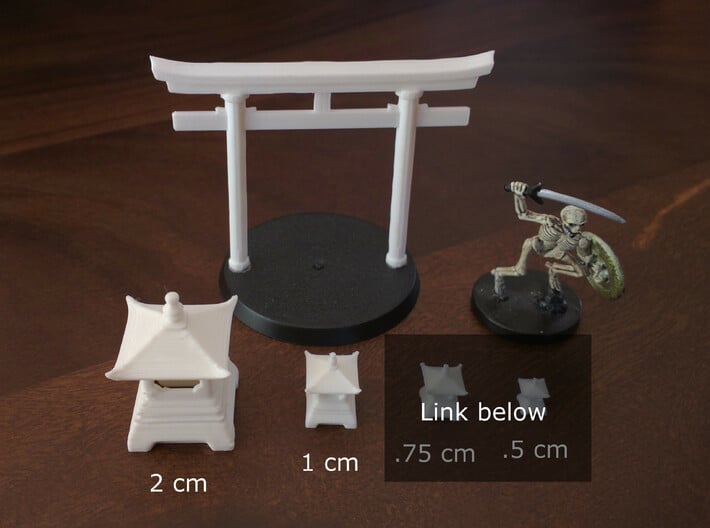 Japanese Pagoda/Lantern figure (hollow, L/M) 3d printed Scale comparison only - objects shown were made on home FDM equipment.