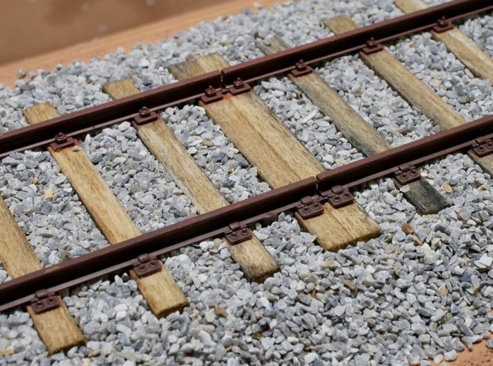 Schienenbefestigung Lasche für 15m Gleis 1:45 3d printed Fertiges Gleis