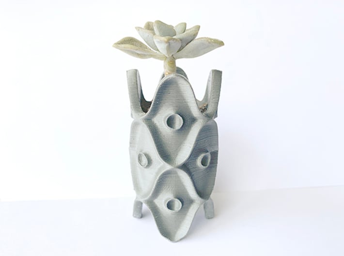 Horizontal Eyed Plant Pot 3d printed 