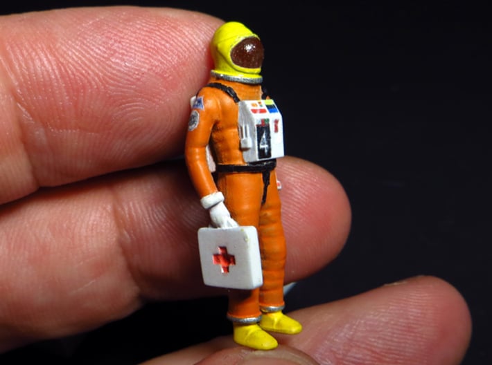 SPACE 2999 1/48 ASTRONAUT TWO SET 3d printed Astronaut with paint job.