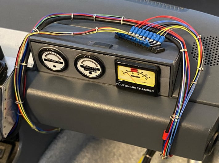 1:8 BTTF DeLorean dashboard wires terminal 3d printed This is how the 3D part looks like when painted