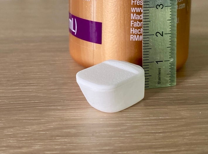 Toilet, wall hung with lid - 1:12 3d printed 1:24 prinnted in white premium versatile plastic