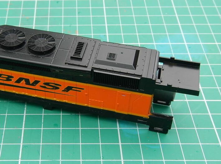 HO scale 1:87 CSX SD40-3 Wabtec Cab 3d printed Position of cut on main body.