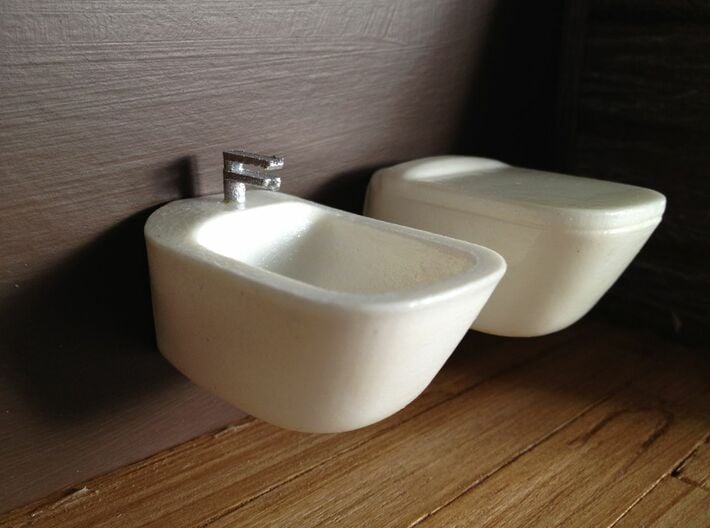 Toilet, wall hung with lid - 1:12 3d printed 1:12 in combiation with bidet
