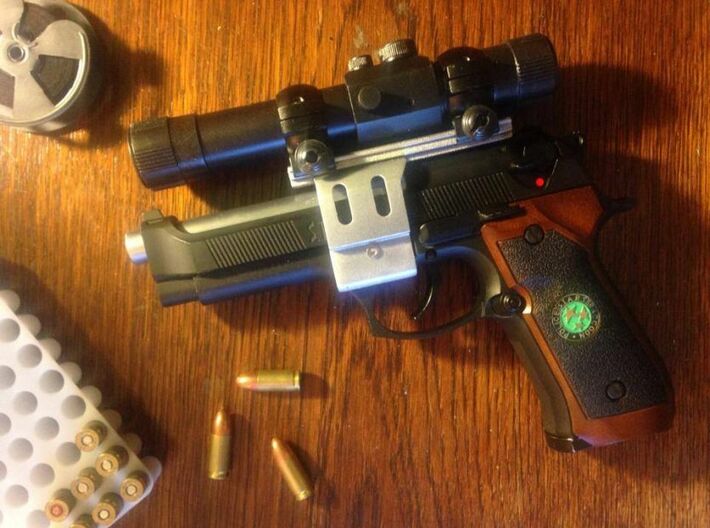 Resident Evil 0: handgun scope parts B 3d printed Complete scope on softair gun