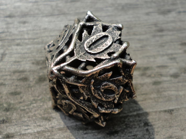 Botanical d10 (Oak) 3d printed In stainless steel and inked