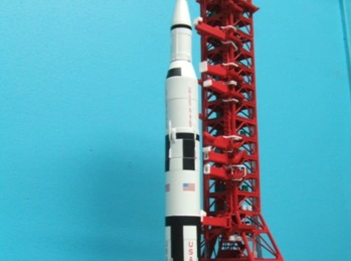1/400 NASA LUT levels 3-7 (Launch Umbilical Tower) 3d printed LUT with MLP/Crawler & Saturn V.