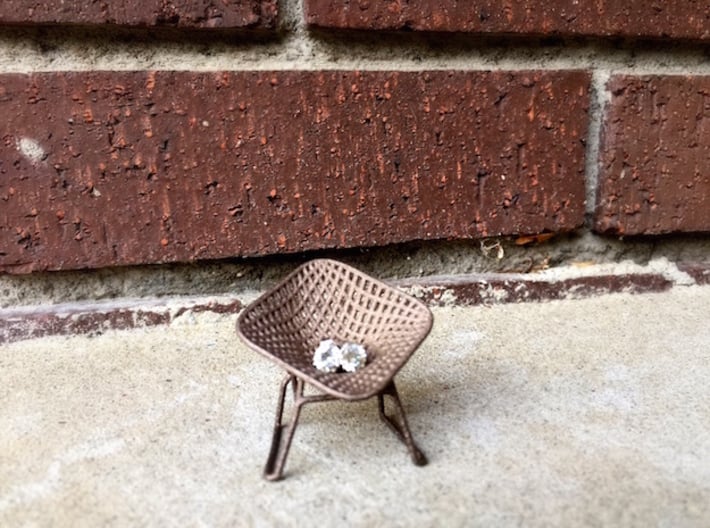Diamond Wire Mesh Chair (1:24 Scale) 3d printed 