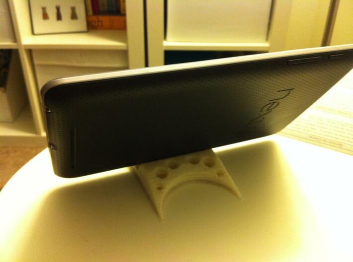 Nexus 7 mini stand 3d printed looks like this