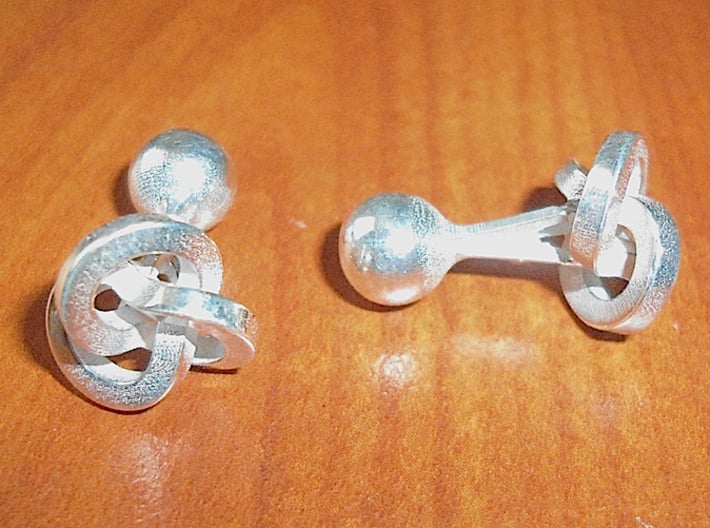 Trefoil Cufflinks 3d printed Front and Right Views [Polished Silver]
