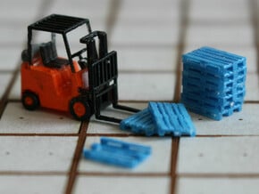 N Scale Pallets V2 52pc in Smooth Fine Detail Plastic