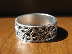 Moorish Geometric Lattice Ring in Tan Fine Detail Plastic