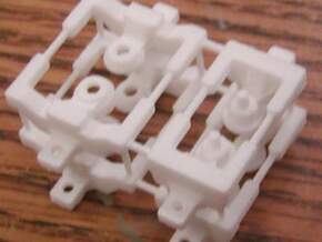 HO articulated joints for Walthers 48' spine car in White Natural Versatile Plastic