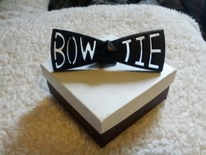 Spinning bow tie in White Natural Versatile Plastic