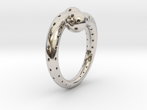 Twisted Sphere Ring in Rhodium Plated Brass