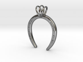 Horseshoe Necklace Pendant in Fine Detail Polished Silver