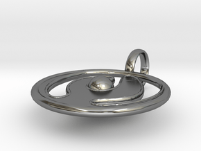 O Pendant in Fine Detail Polished Silver