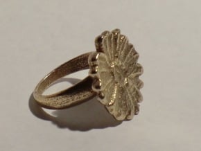 a daisy flower ring in Natural Brass