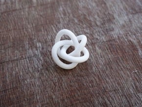 Triple Faceted Torus Knot in White Natural Versatile Plastic