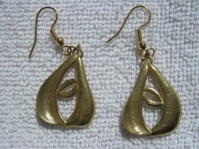 Lip Earrings in Natural Brass