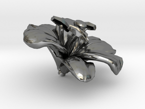 Lily Flower Rock 1 - M in Fine Detail Polished Silver