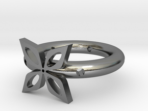 The ring of four leaves in Polished Silver