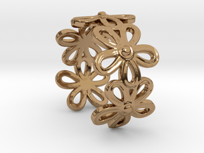 Daisy Ring in Polished Brass