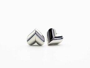 Heartpeach Earrings in Fine Detail Polished Silver