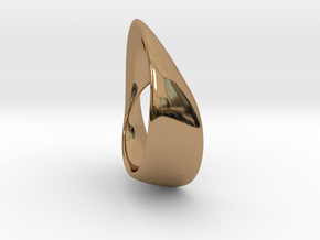 Möbius ring right hand in Polished Brass
